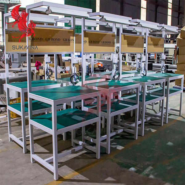 bàn được thiết kế tùy chỉnh kích thước theo yêu cầu 